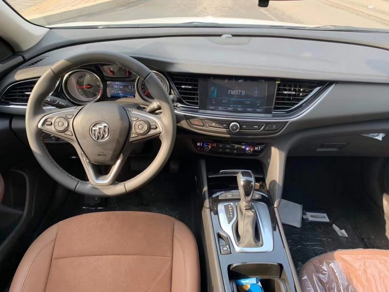 青岛20年别克君威3