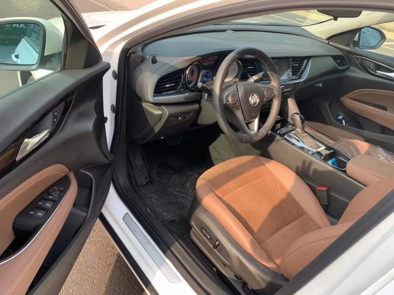 青岛20年别克君威2