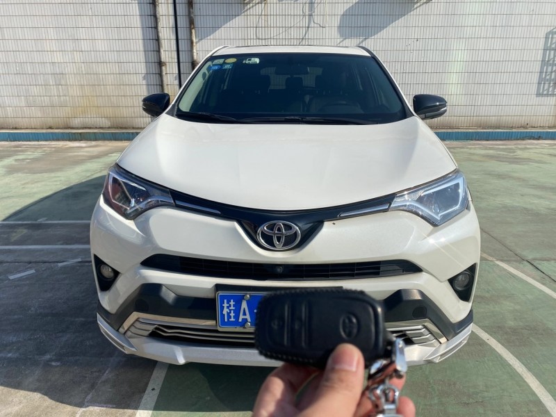 广州18年丰田RAV41
