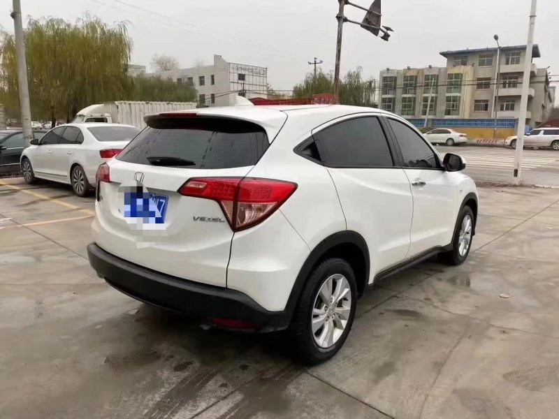 保定17年本田缤智3