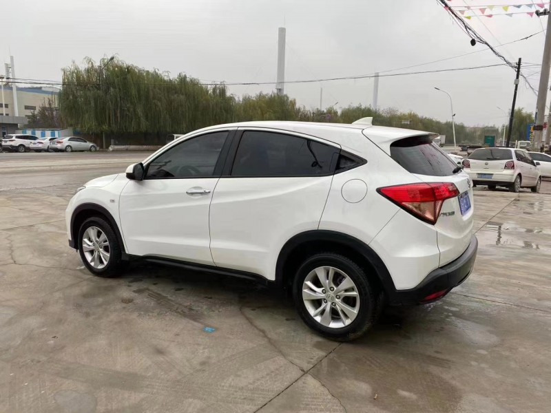 保定17年本田缤智1