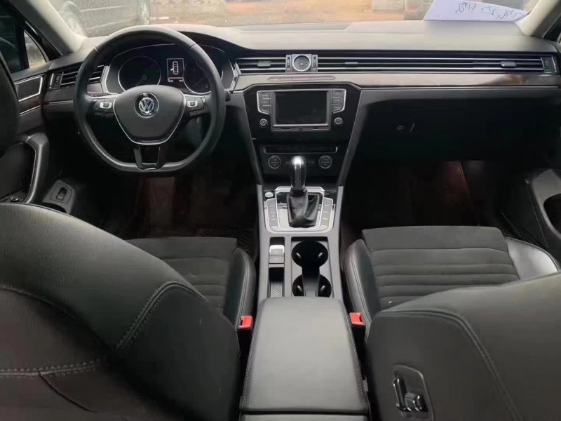 保定17年大众迈腾8