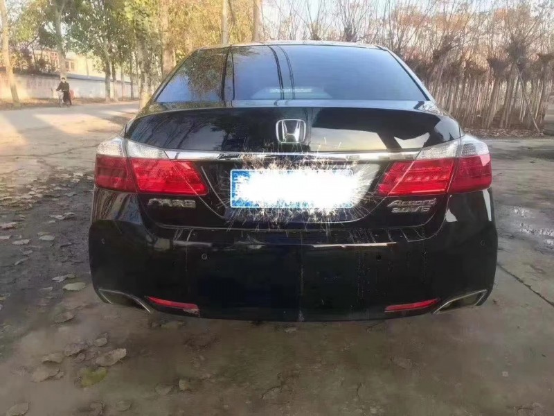 保定16年本田雅阁2