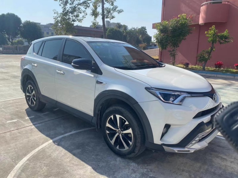 广州18年丰田RAV4荣放8