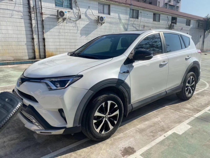 广州18年丰田RAV4荣放7
