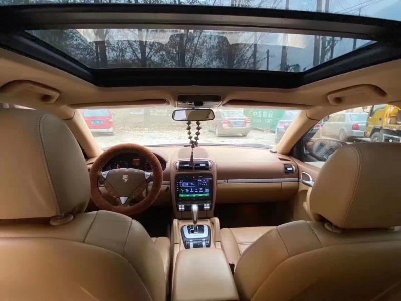 郑州10年保时捷卡宴2