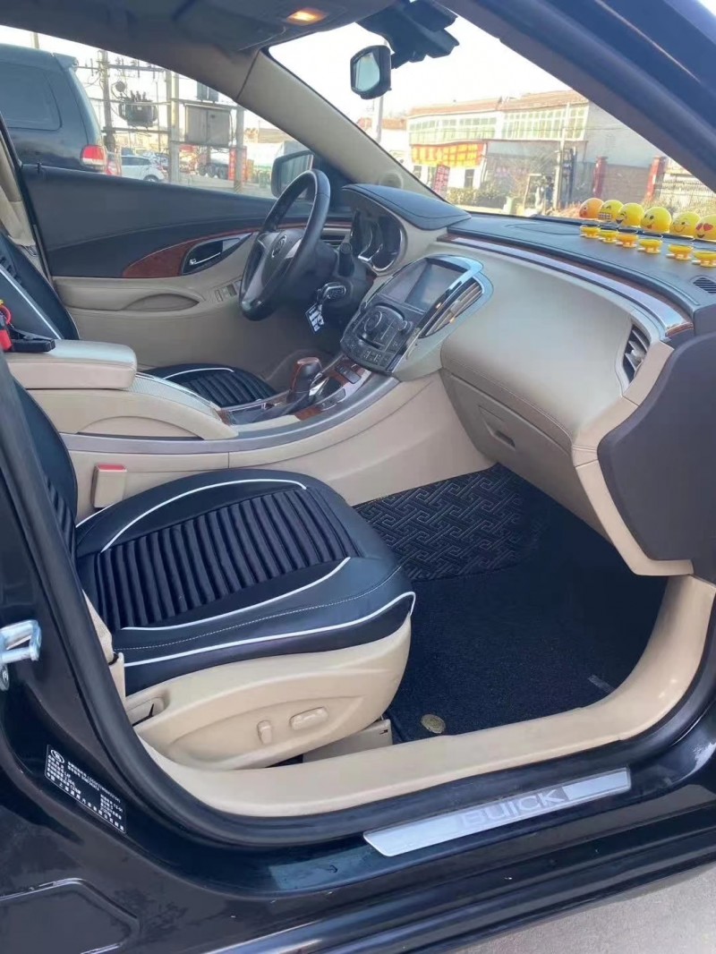 邢台12年别克君越9