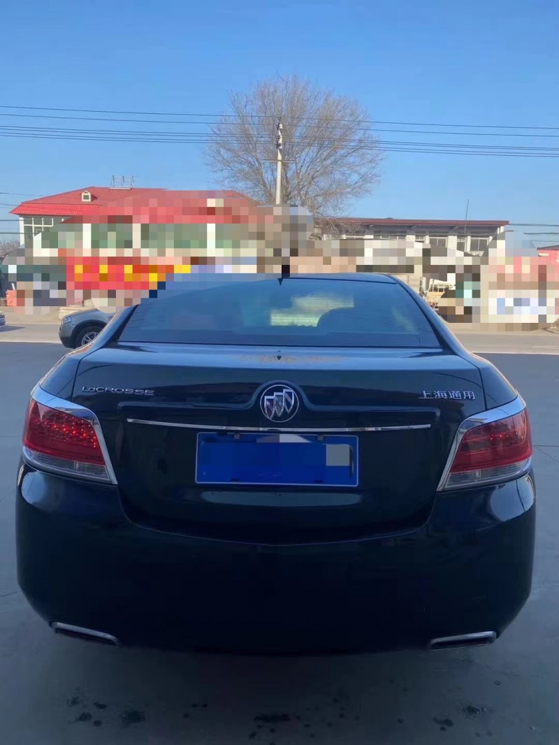 邢台12年别克君越5