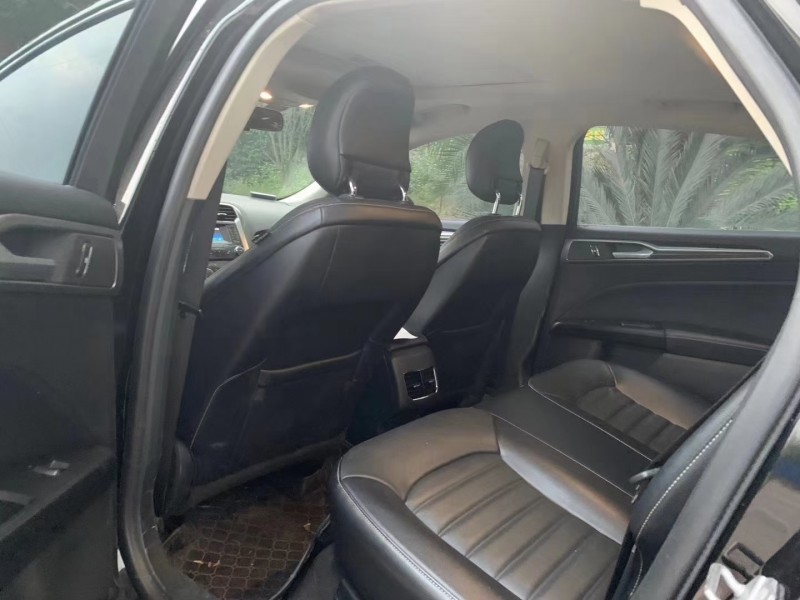 重庆18年福特蒙迪欧1