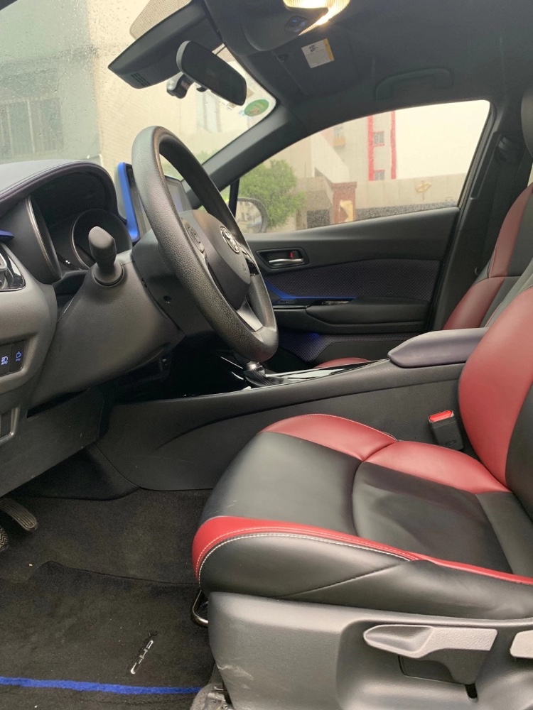 中山18年丰田CHR1