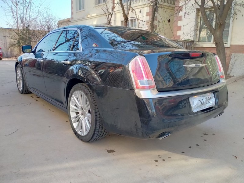 烟台17年克莱斯勒300C5