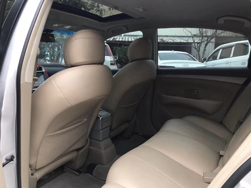 广州16年日产轩逸6