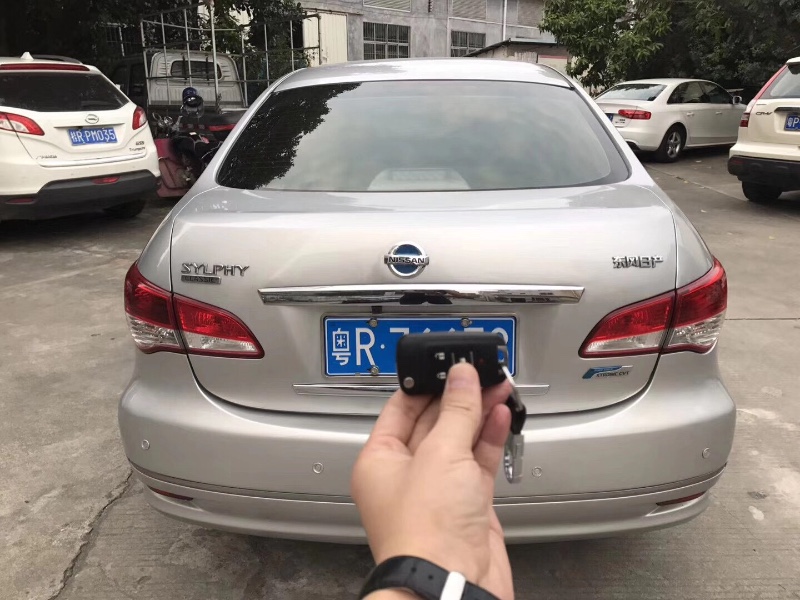 广州16年日产轩逸7