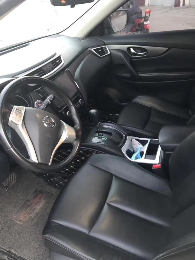 青岛16年日产奇骏6