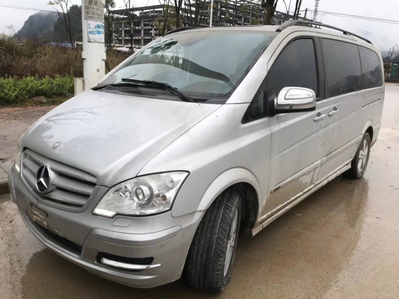 北京17年奔驰唯雅诺2