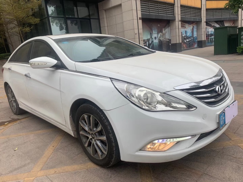 中山13年现代索纳塔八6