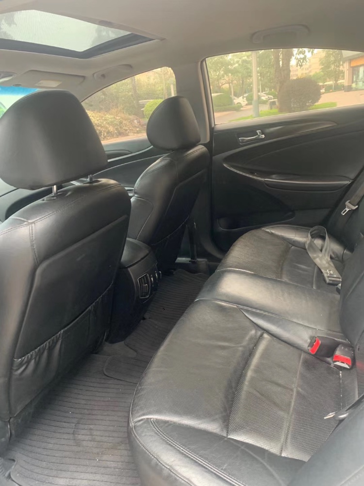 中山13年现代索纳塔八1