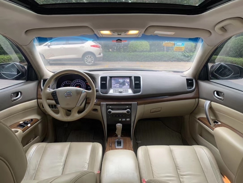 中山11年日产天籁2