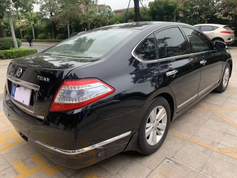 中山11年日产天籁4