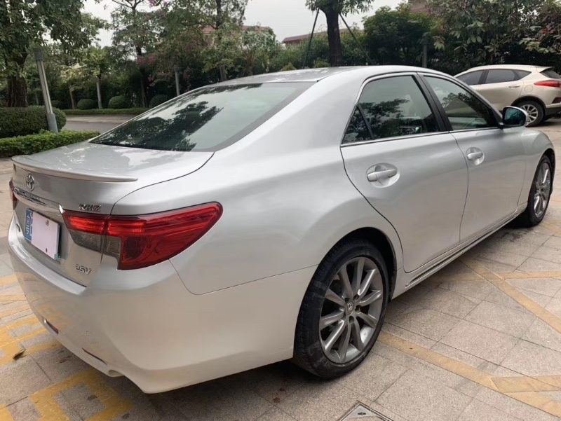 中山14年丰田锐志4