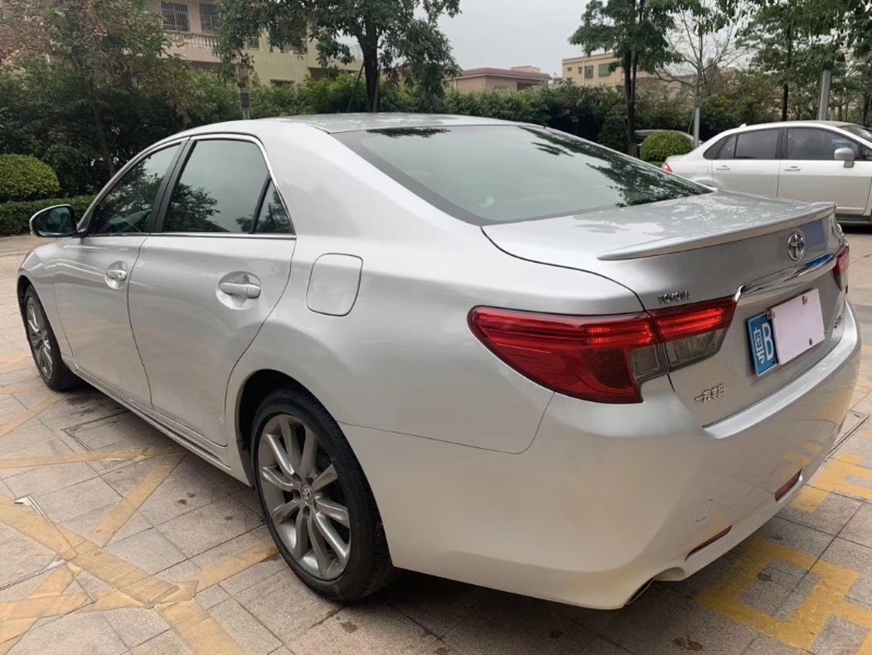 中山14年丰田锐志5