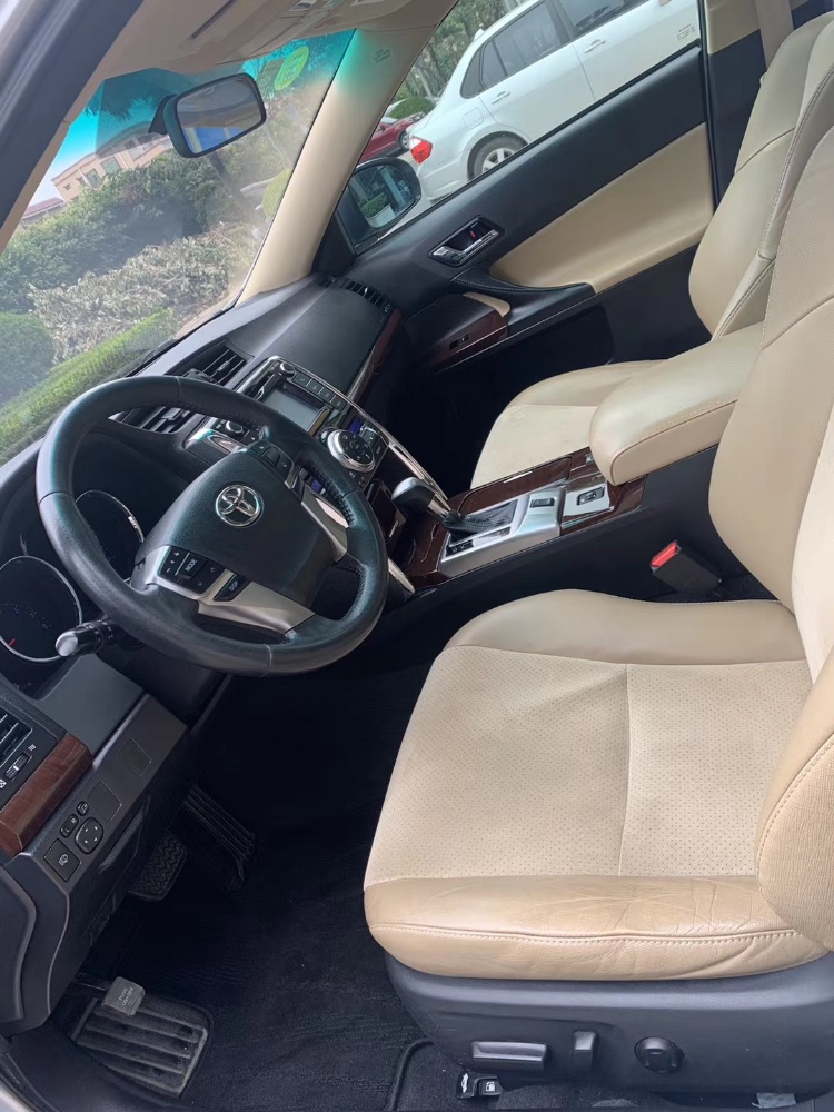 中山14年丰田锐志3