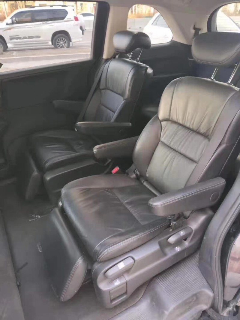 济宁16年本田奥德赛2