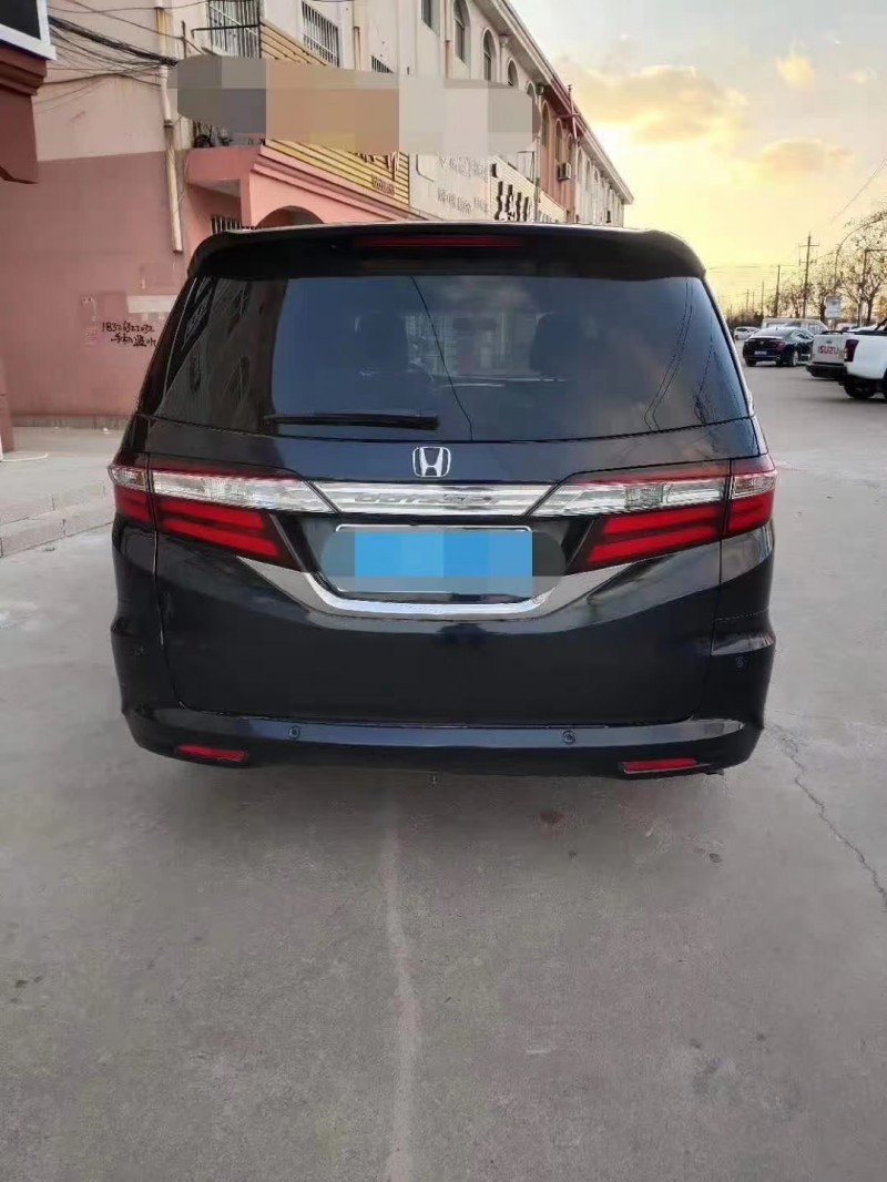 济宁16年本田奥德赛1