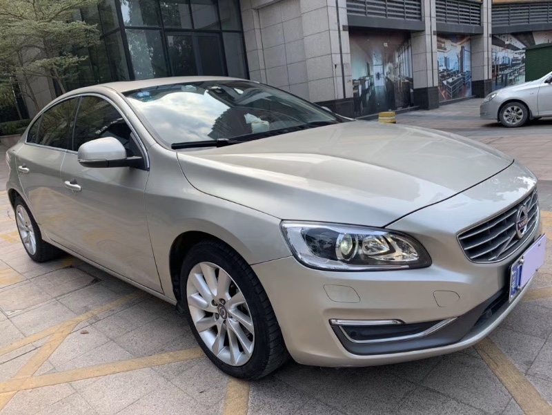 中山17年沃尔沃S60L6