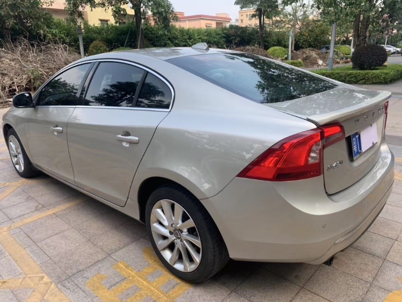 中山17年沃尔沃S60L5