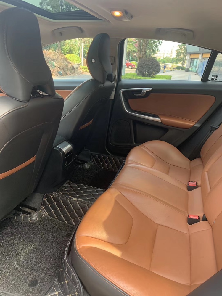 中山17年沃尔沃S60L2