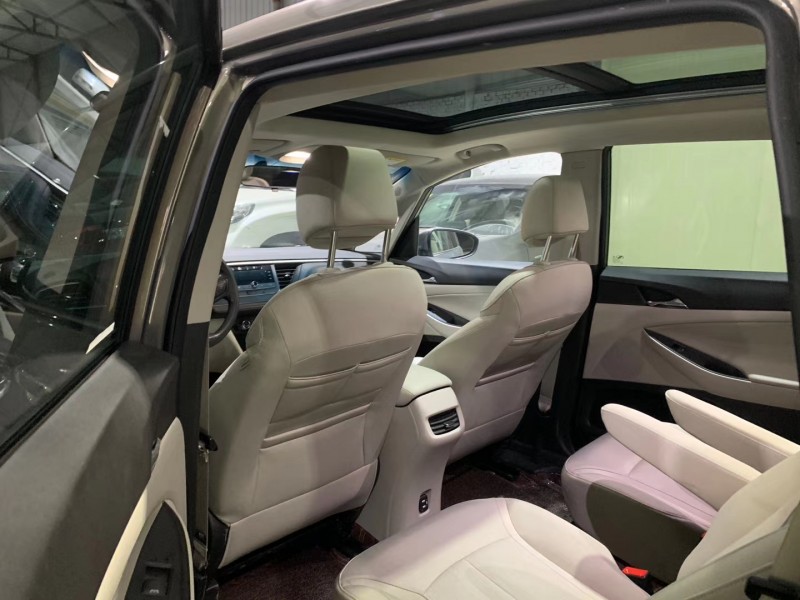 保定20年别克别克GL65