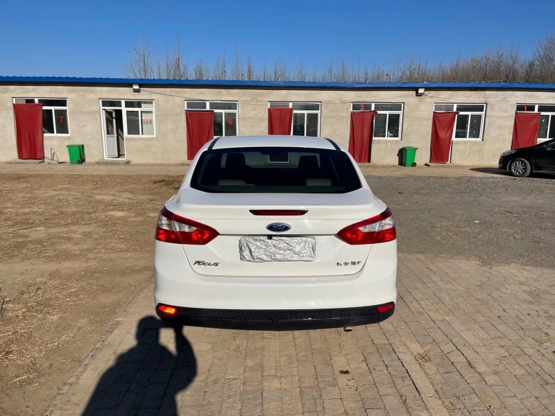 保定14年福特福克斯2