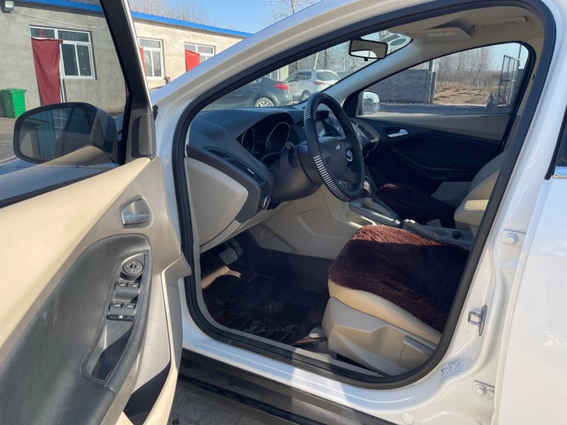 保定14年福特福克斯9