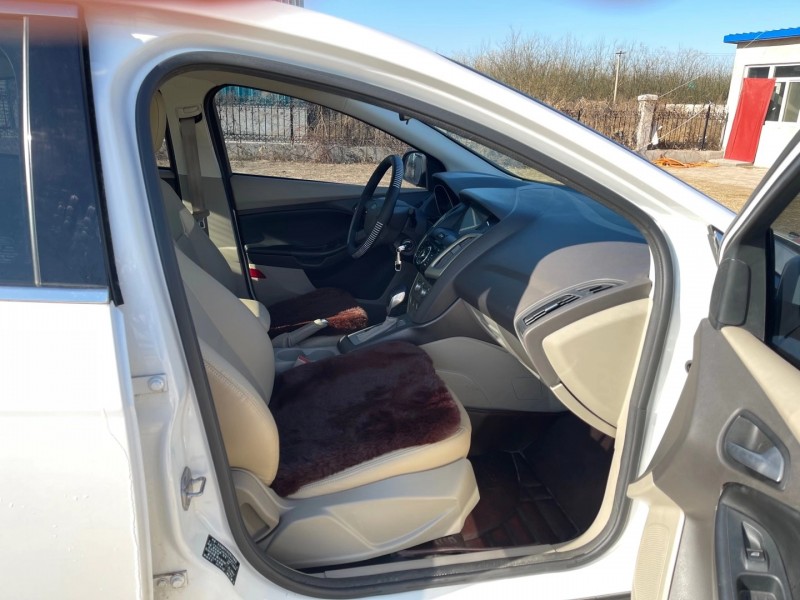 保定14年福特福克斯8