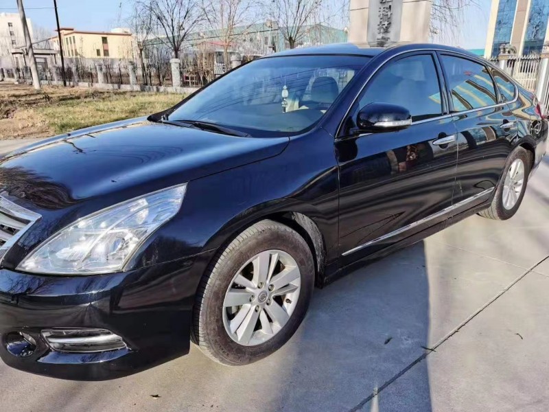 保定11年日产天籁3