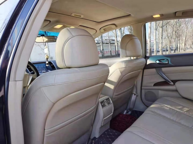 保定11年日产天籁4