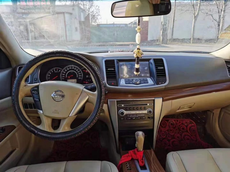 保定11年日产天籁5