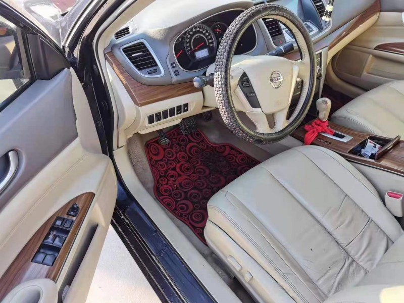 保定11年日产天籁6