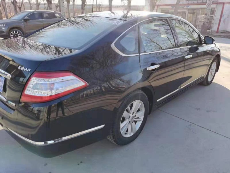 保定11年日产天籁7