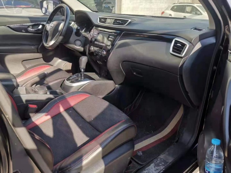 保定16年日产逍客8