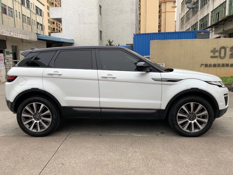 中山19年路虎极光3