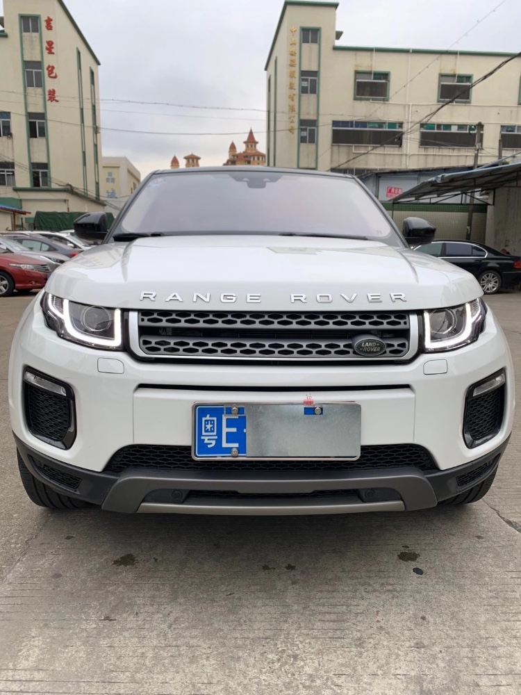 中山19年路虎极光1