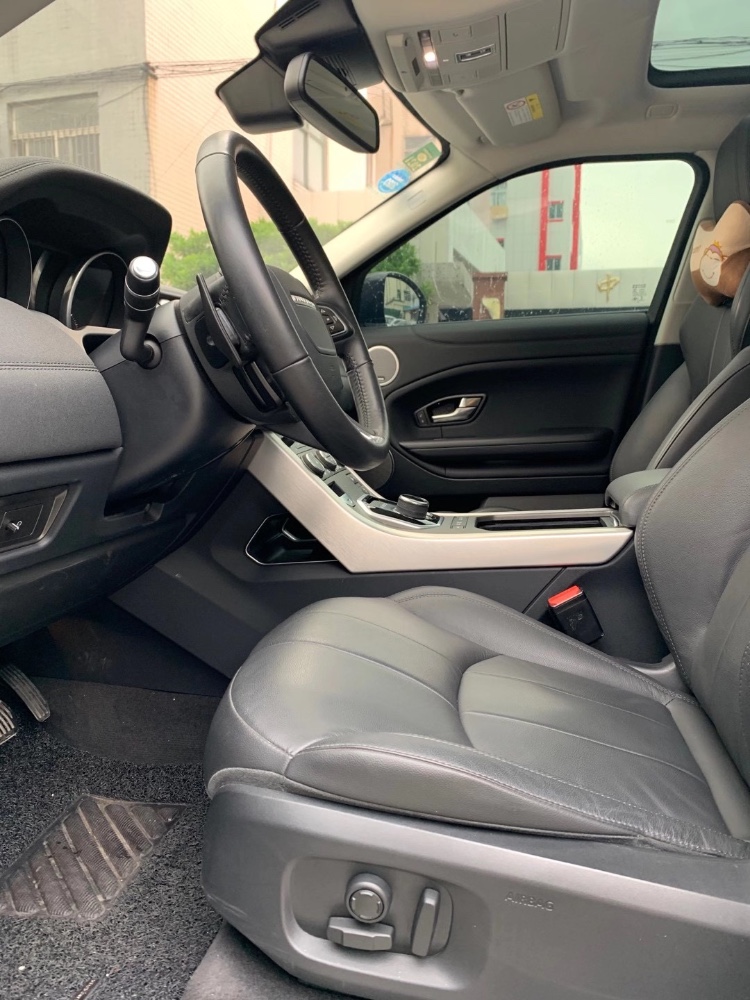 中山19年路虎极光7