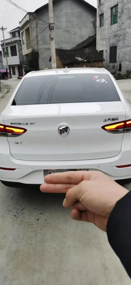 重庆20年别克英朗4