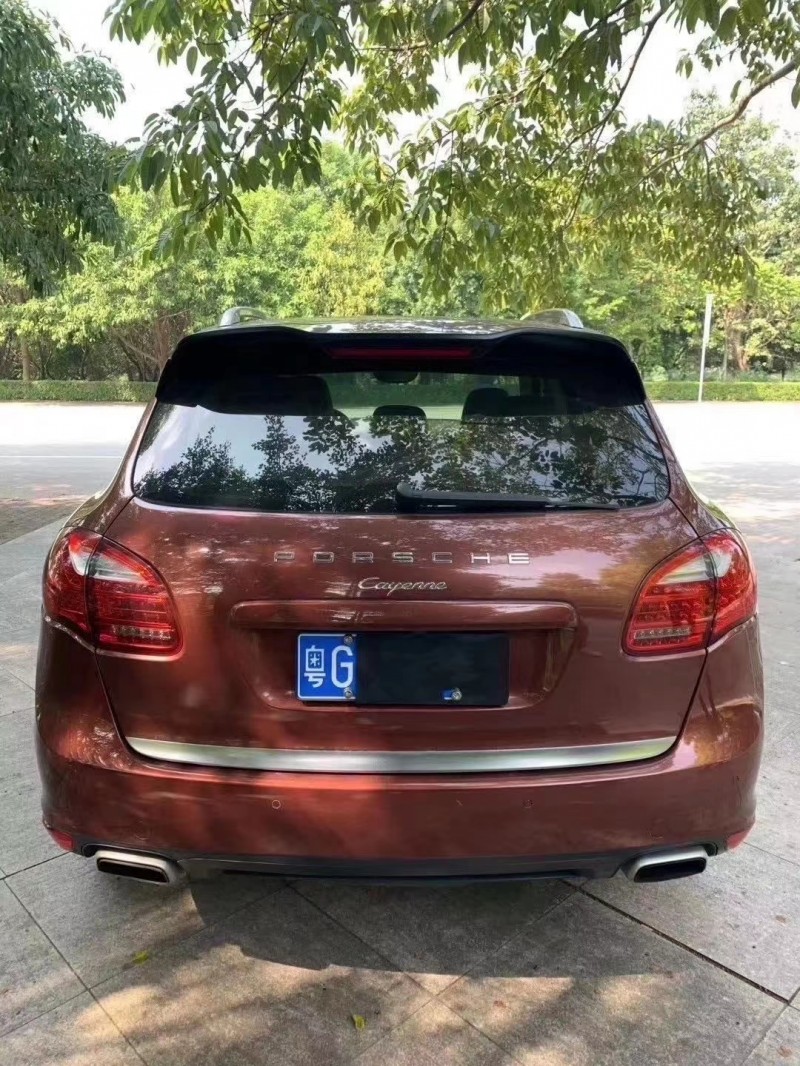 广州12年保时捷卡宴9