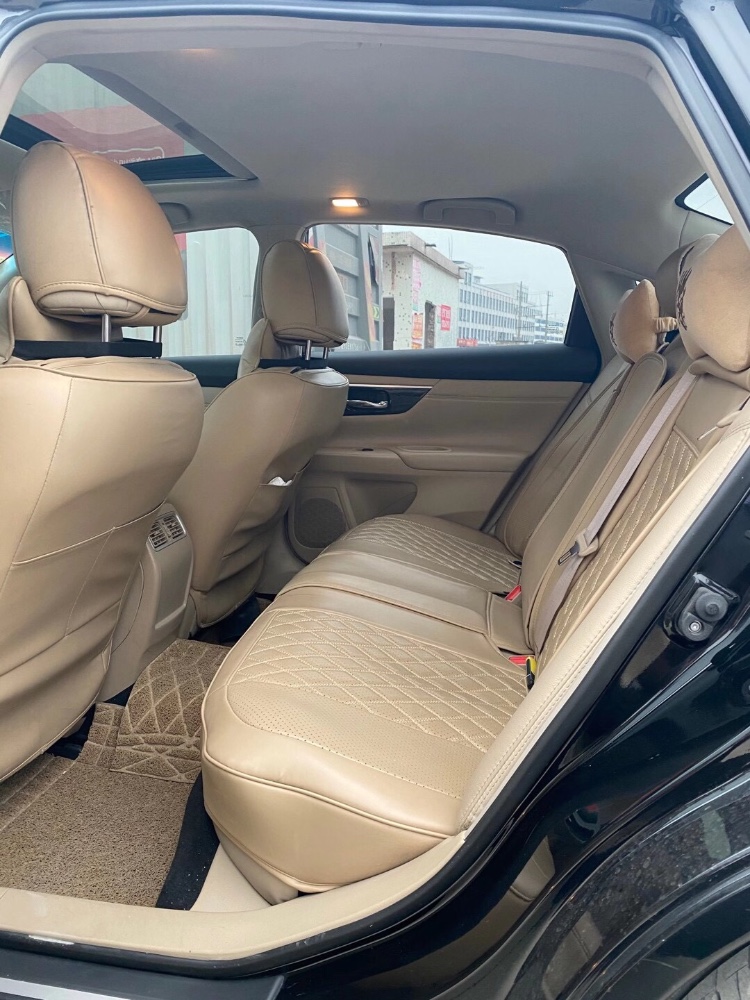 广州18年日产天籁2