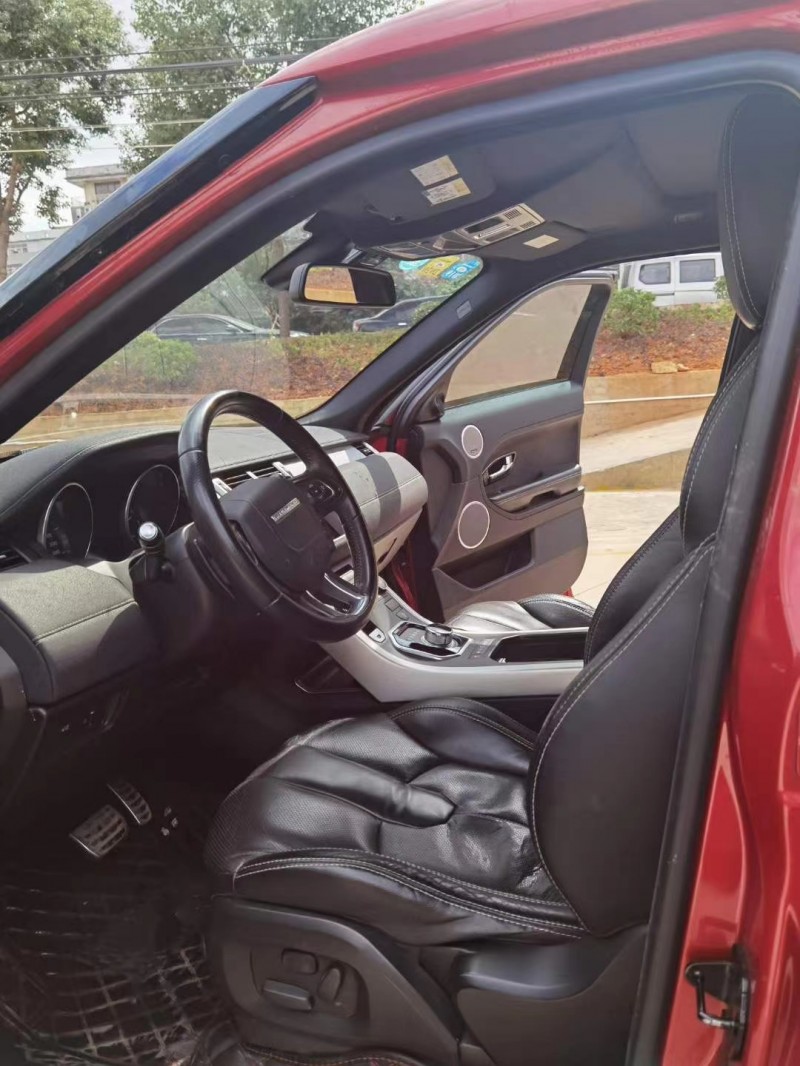 深圳12年路虎极光3