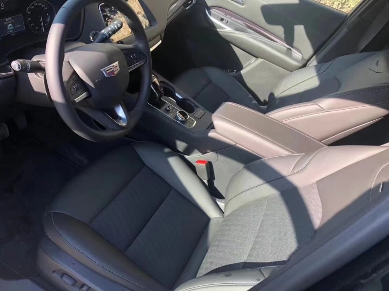 上海20年凱迪拉克XT46