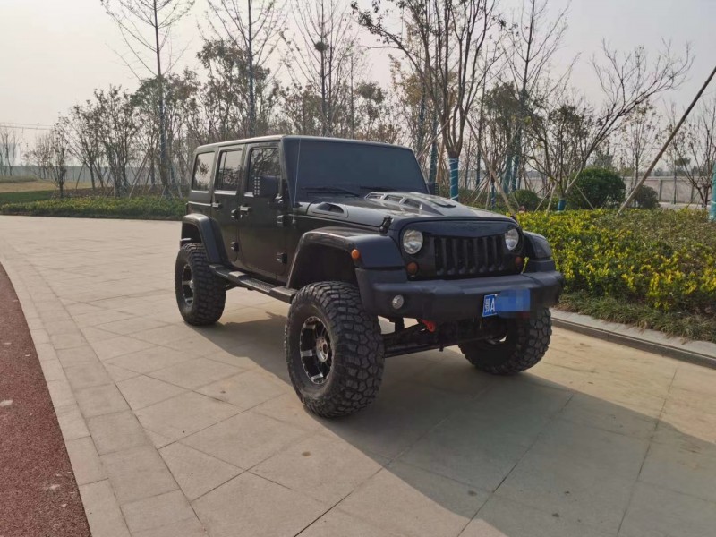 济宁13年Jeep牧马人9